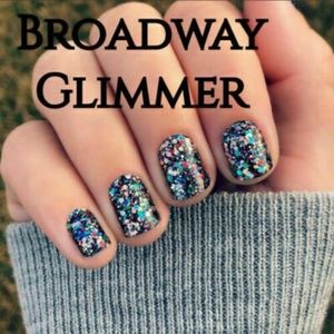 Broadway Glimmer RETIRED Color Street Nail Set